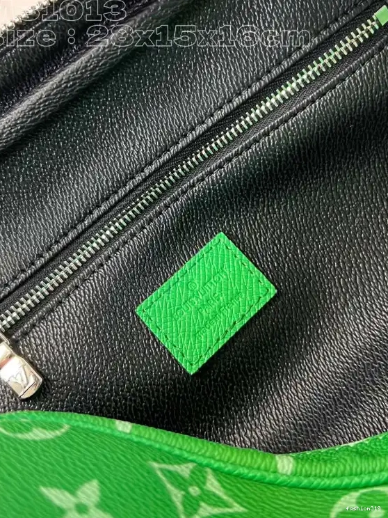 VUITTON LOUIS KIT DOPP -28*15*16.5CM 0429